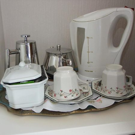 Erw-Lon Farm Bed & Breakfast Pontfaen Room photo