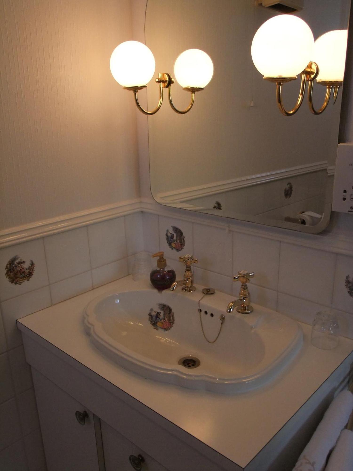 Erw-Lon Farm Bed & Breakfast Pontfaen Room photo