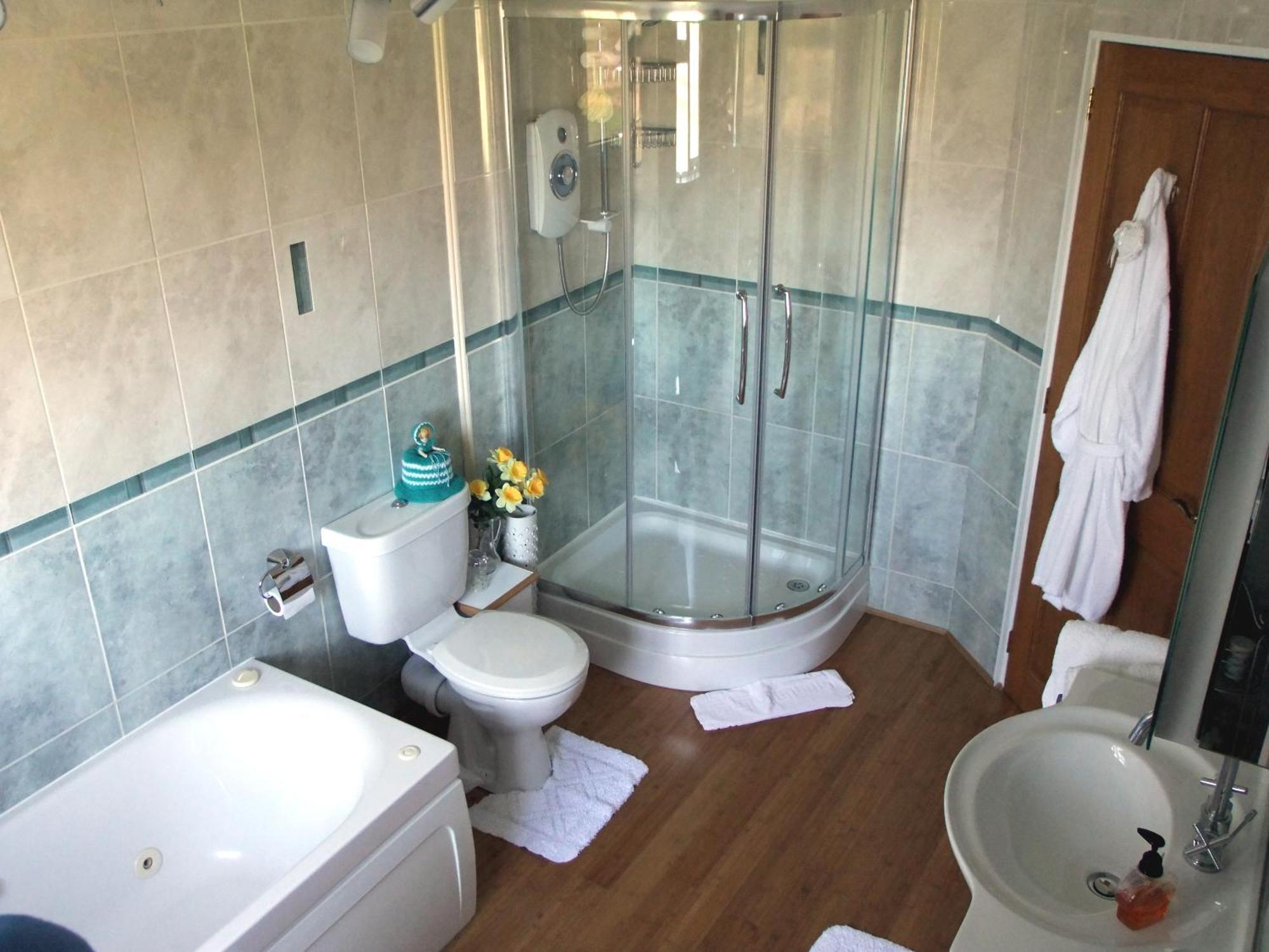 Erw-Lon Farm Bed & Breakfast Pontfaen Room photo